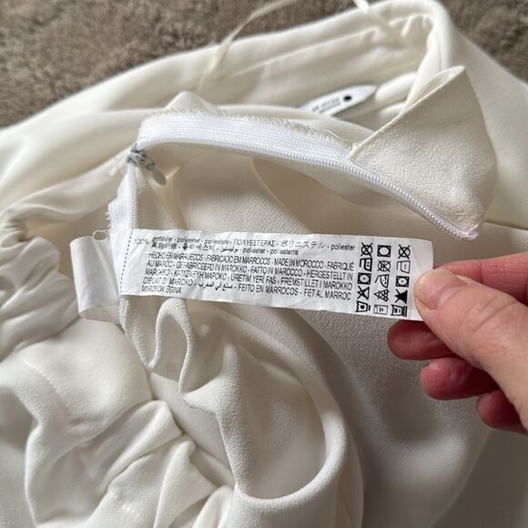 Zara cropped blouse.  Zipper closure on side.  Size XS. - Picture 6 of 6
